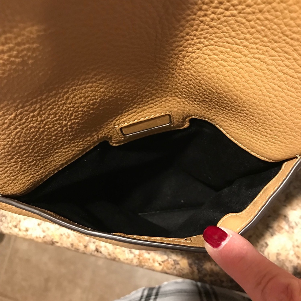 Henri Bendel Tan Leather Hobo Bag with Classic Design - Picture 5 of 6